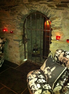 Private alcoves in Les Caves